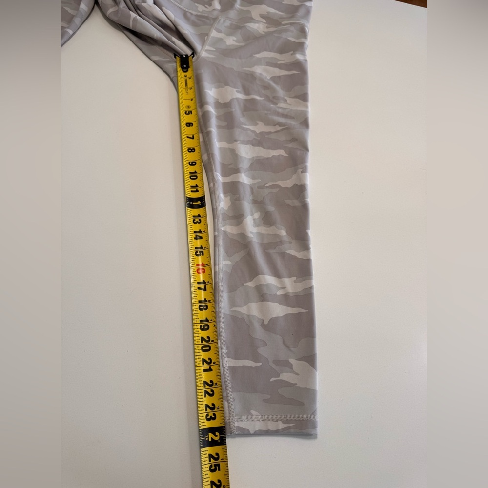 Athleta Elation 7/8 Tight Gray Camo Women's Size Large - Picture 12 of 12